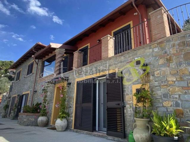 Case e ville in vendita di 160 m²