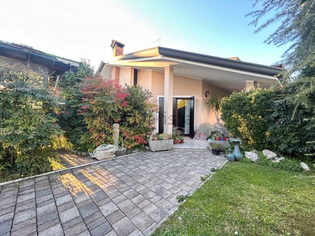 Case e ville in vendita di 160 m² in Via Castellana