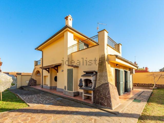 Case e ville in vendita di 160 m² in Via Castelsardo
