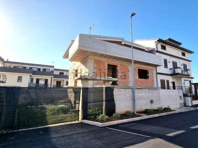 Case e ville in vendita di 160 m² in Via Castelvolturno