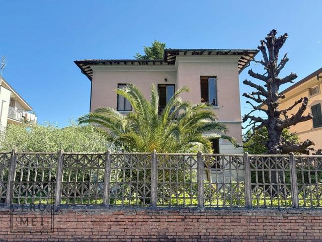 Case e ville in vendita di 160 m² in Via Antonio Torrini, 831