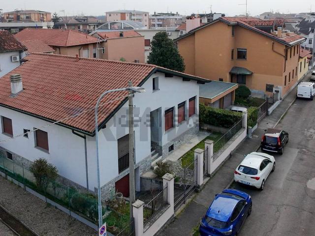 Case e ville in vendita di 160 m² in Via Anselmo III, 8