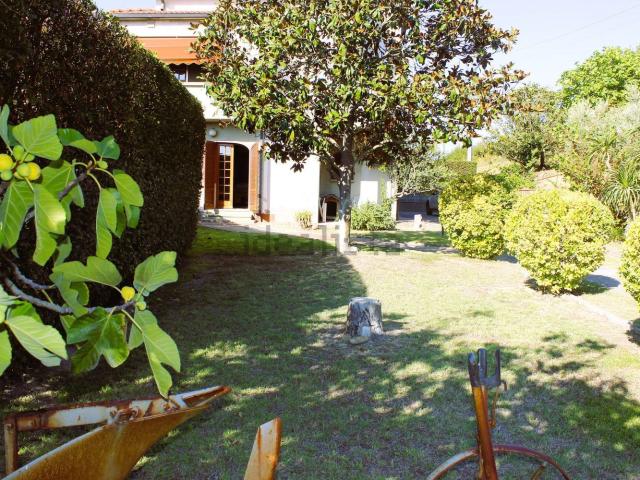 Case e ville in vendita di 160 m² in Via Aldo Moro, 6
