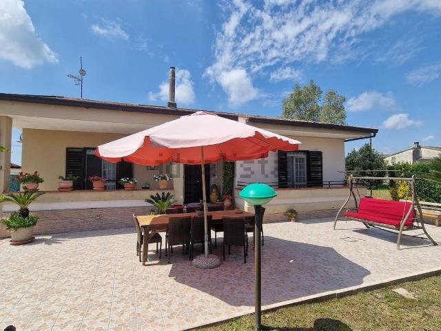 Case e ville in vendita di 160 m² in Via Bonifica, 22