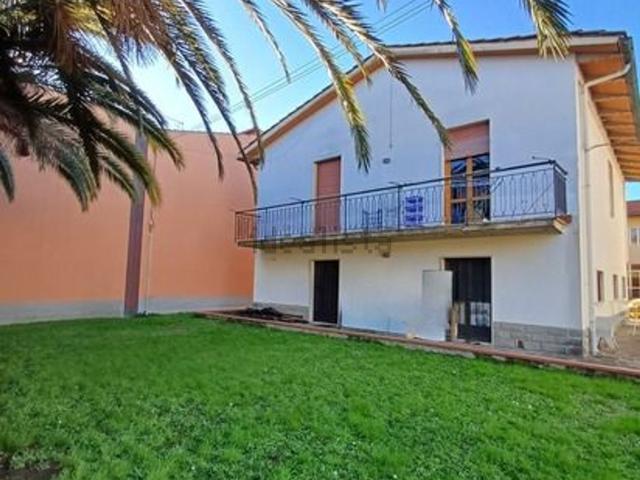 Case e ville in vendita di 160 m² in Via Brunetto Latini