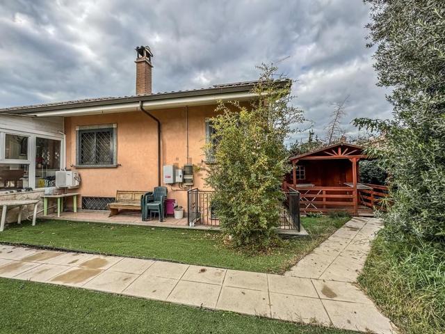 Case e ville in vendita di 160 m² in Via Brentonico