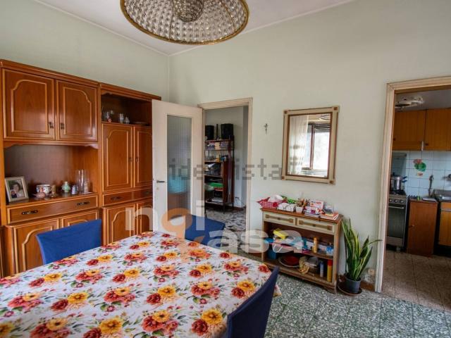 Case e ville in vendita di 160 m² in Via G. Espinasse, 58