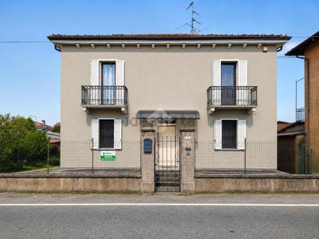 Case e ville in vendita di 160 m² in Via Gattinara, 6