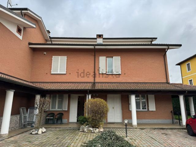 Case e ville in vendita di 160 m² in Via Giovanni XXIII