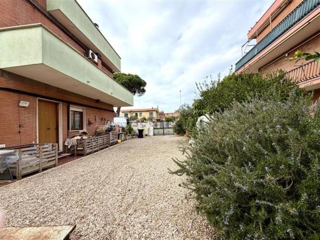 Case e ville in vendita di 160 m² in Via Giovanni XXIII
