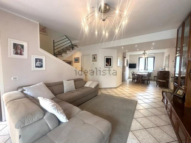 Case e ville in vendita di 160 m² in Via dei Mille