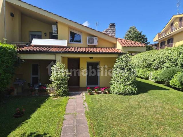 Case e ville in vendita di 160 m² in Via del Pascolo