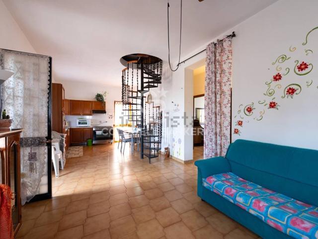 Case e ville in vendita di 160 m² in Via delle Ginestre