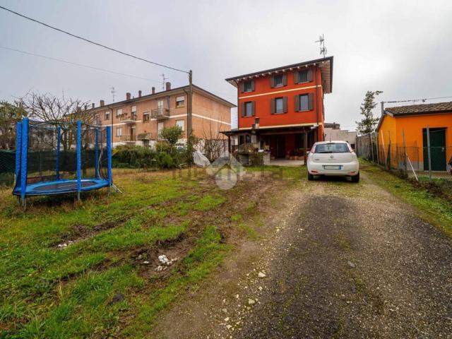 Case e ville in vendita di 160 m² in Via E. de Amicis, 40