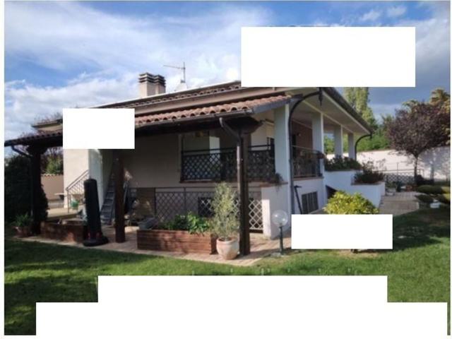 Case e ville in vendita di 160 m² in Via Ettore Majorana, 35