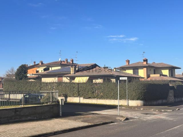 Case e ville in vendita di 160 m² in Via Europa, 4