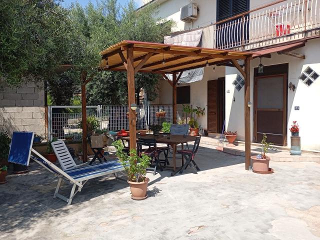 Case e ville in vendita di 160 m² in Via Festarola, 4