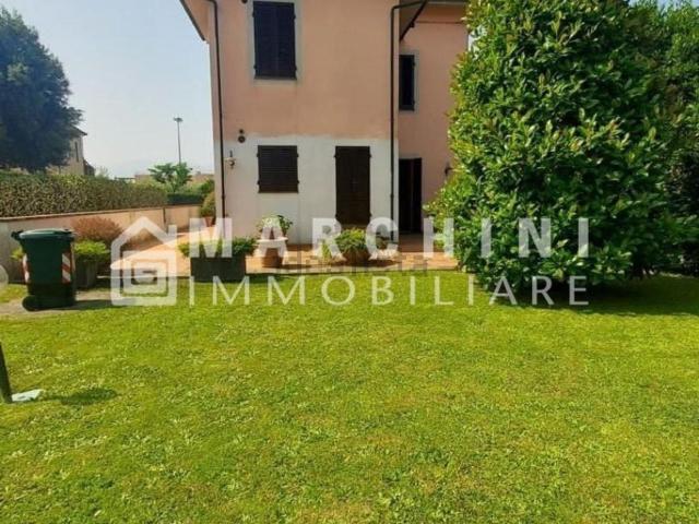 Case e ville in vendita di 160 m² in Via Lucio Papa III, 55100