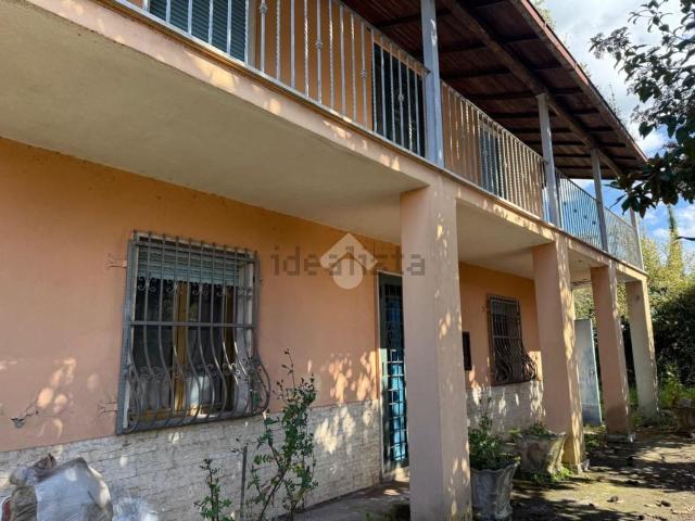 Case e ville in vendita di 160 m² in Via Maiotini, 1