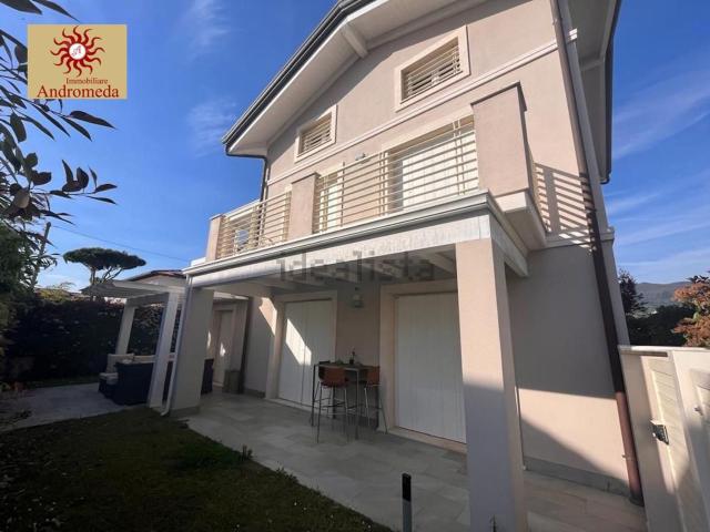 Case e ville in vendita di 160 m² in Via Marietta