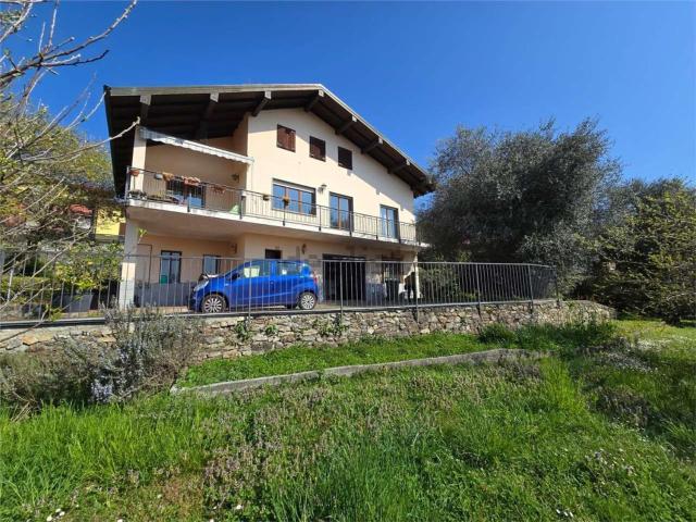 Case e ville in vendita di 160 m² in Via Meschiavino