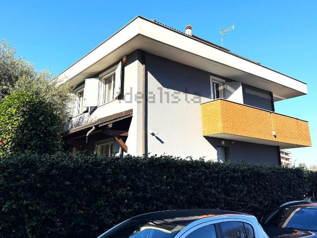 Case e ville in vendita di 160 m² in Via Sapri