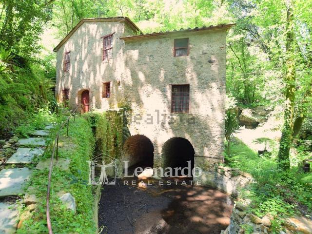 Case e ville in vendita di 160 m² in Via Seimiglia