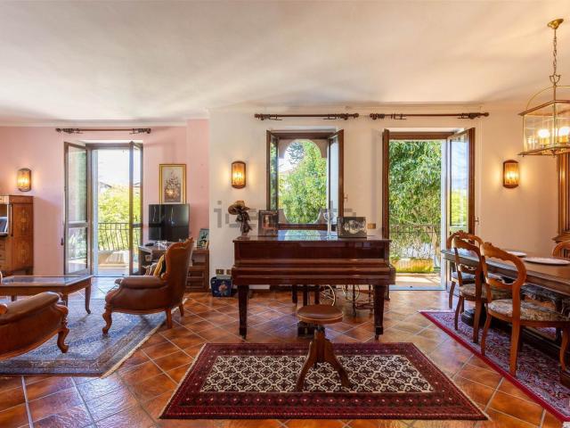 Case e ville in vendita di 160 m² in Via Sempione Nord, 20