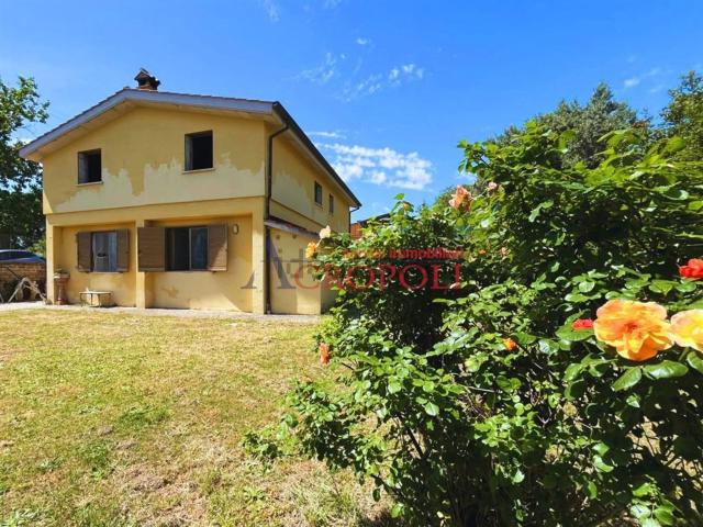 Case e ville in vendita di 160 m² in Via Ponte Fedele