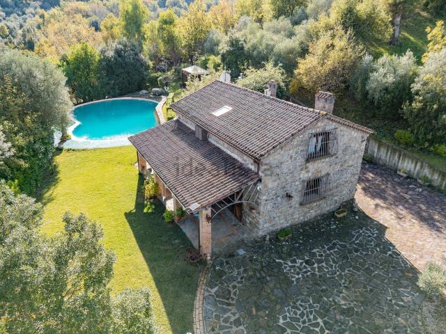 Case e ville in vendita di 160 m² in Via Pantano, 12
