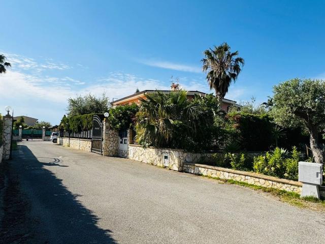 Case e ville in vendita di 160 m² in Via Piano San Michele, 18