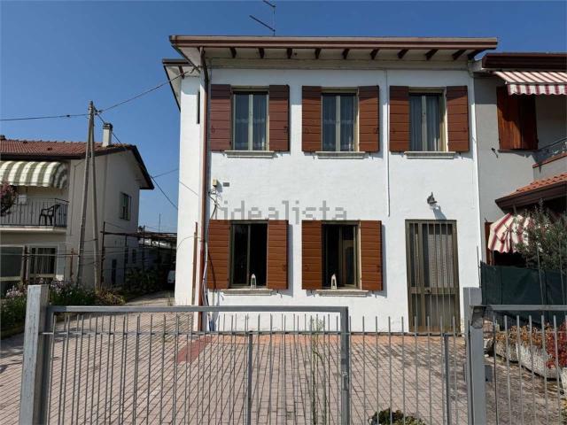 Case e ville in vendita di 160 m² in Via Praello