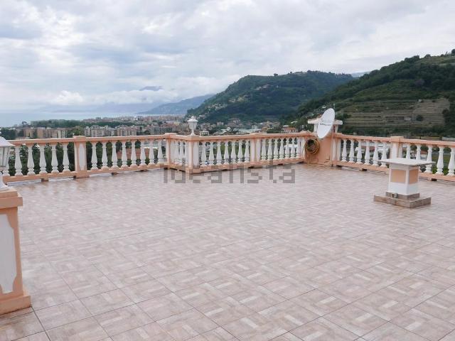 Case e ville in vendita di 160 m² in Via Privata Bellavista