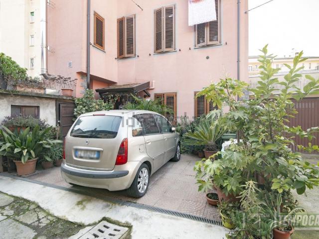 Case e ville in vendita di 160 m² in Via Tonale, 33