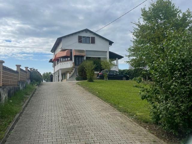 Case e ville in vendita di 160 m² in Via Trieste, 49
