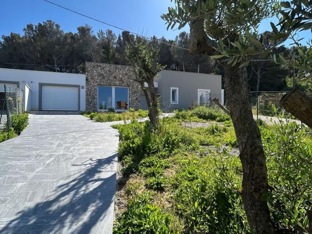 Case e ville in vendita di 160 m² in Via Uberto Mondolfi