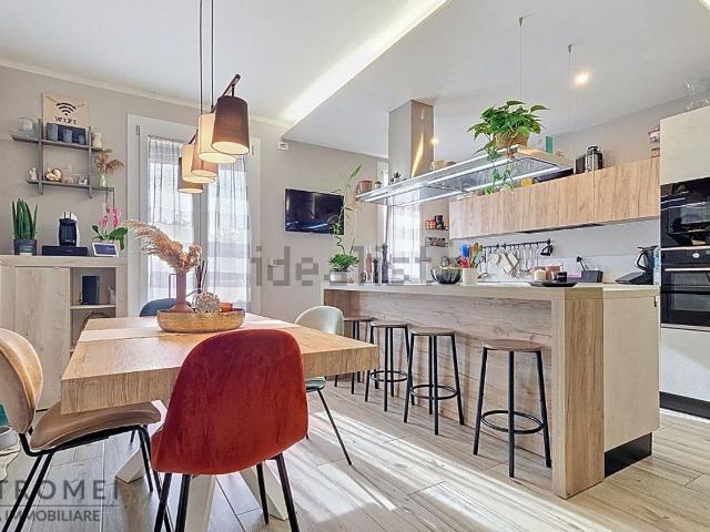 Case e ville in vendita di 160 m² in Via Ulivi