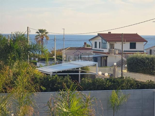 Case e ville in vendita di 160 m² in Via Vasco de Gama