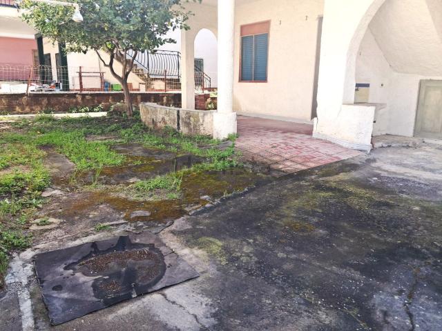 Case e ville in vendita di 160 m² in Via Venere