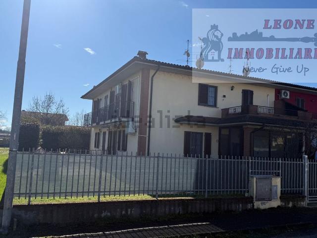 Case e ville in vendita di 160 m² in Via Vigna, 1