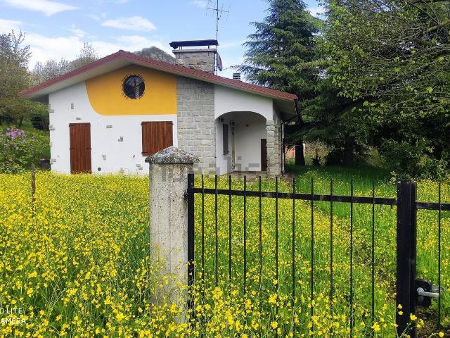Case e ville in vendita di 160 m² in Via Villa