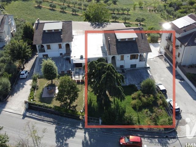 Case e ville in vendita di 160 m² in Via XXV Aprile
