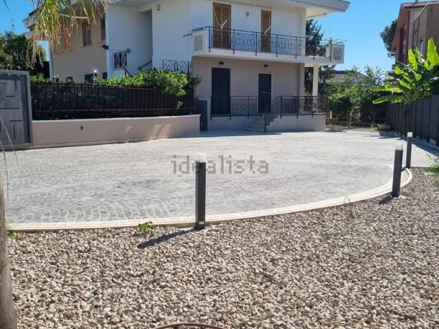 Case e ville in vendita di 160 m² in Viale Unità D&apos Italia, 79