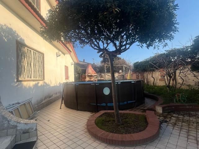 Case e ville in vendita di 160 m² in Viale Degli Eucalipti