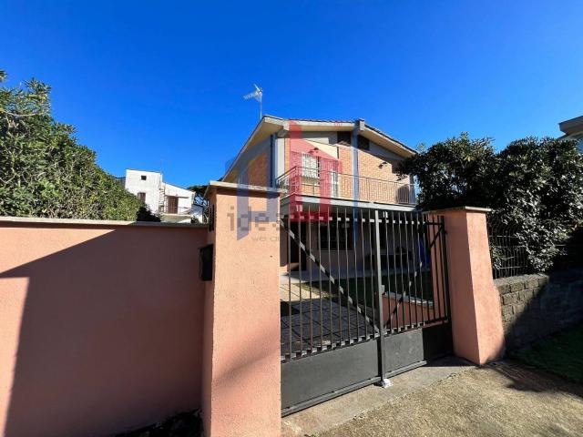 Case e ville in vendita di 160 m² in Viale Elisabetta