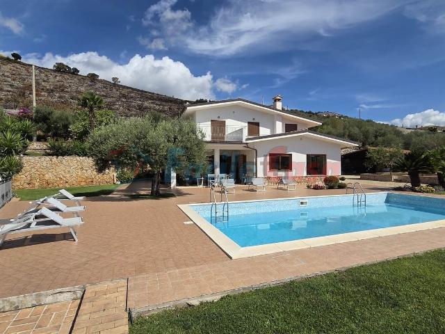 Case e ville in vendita di 160 m² in Contrada Vagnoli 116, 96
