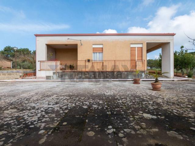 Case e ville in vendita di 160 m² in Contrada Camemi