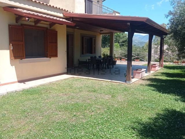 Case e ville in vendita di 160 m² in Contrada Casa Capraia