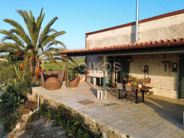 Case e ville in vendita di 160 m² in Contrada Maccari snc
