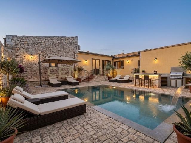Case e ville in vendita di 160 m² in Contrada Pirato Cava Maria, 37